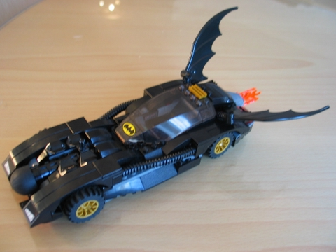 BATMOBILE: TWO-FACE'S ESCAPE (7781)